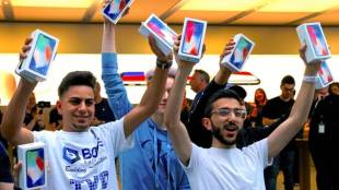 apple, apple iphone x, iphone x, iphone x in stores, iphone x launce, iphone x on sale, iphone x, apple store, buy iphone x, buy apple iphone x