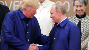 apec summit, donal trump, vladimir putin, us president, russia, us, america, Asia-Pacific summi, trump putin same dress, vietnam, world news