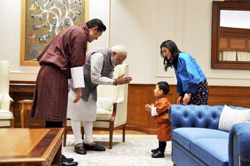 bhutan king, pm narendra modi, pm modi, modi, Jigme Khesar Namgyel Wangchuck, Jetsun Pema Wangchuck, Jigme Namgyel Wangchuck, FIFA U-17 World Cup, bhutan king meets pm modi