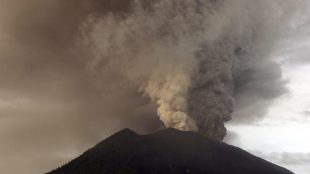 Volcano eruption in Bali, Mount Agung volcano, Bali Volcano, Bali airspace, Bali airport, Bali flights cancelled, Bali airport shut down, Bali Volcano, Pacific ``Ring of Fire''
