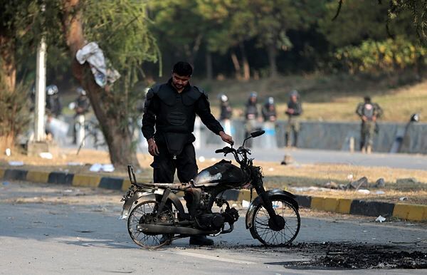 islamabad, islamabad sit in, islamabad dharna, islamabad operation, islamabad protest, islamabad clash, pakistan clash, pakistan news, pakistan media, world news