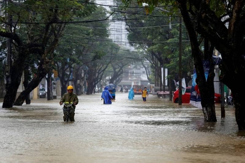 Typhoon Damrey, Typhoon, Damrey, Vietnam, storm, floods, powerful typhoon, typhoon damrey hits vietnam, vietnam hit by Typhoon Damrey, flooding, Asia-Pacific summit, economic summit, death toll