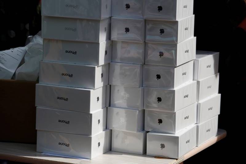 apple, apple iphone x, iphone x, iphone x in stores, iphone x launce, iphone x on sale, iphone x, apple store, buy iphone x, buy apple iphone x