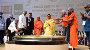 khichdi, khichdi at world food india, khichdi cooking at world food india, world food india, world food india 2017, record khichdi, india prepares record khichdi, khichdi news, india news