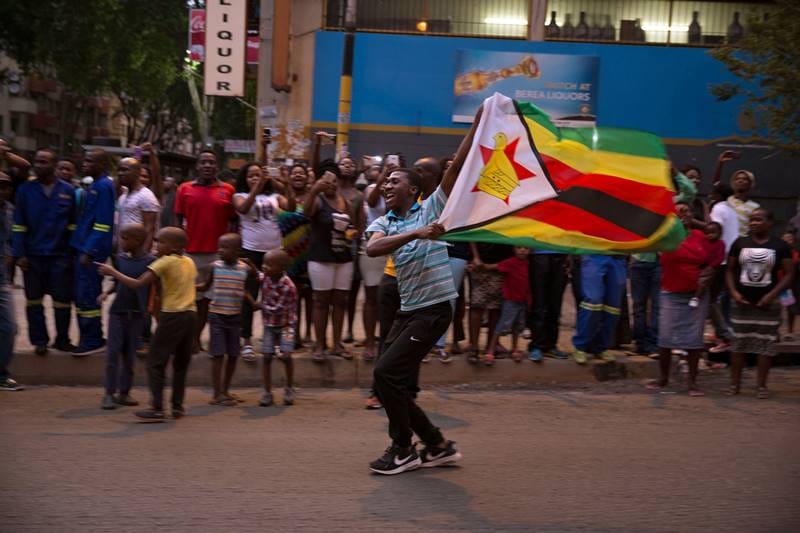 robert mugabe, robert mugabe resigns, Zimbabwe, Zimbabwe celebrates, south africa, mugabe, mugabe life, mugabe wife, mugabe rule, mugabe rule ends, zimbabwe latest news