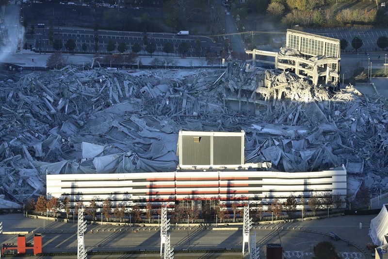Georgia Dome, Georgia Dome explosion, Georgia Dome implosion, scheduled implosion in Georgia Dome, Georgia Dome destroyed, largest domed stadium, Georgia Dome demolished, images of Georgia Dome, pictures of Georgia Dome, Georgia Dome pictures, Georgia Dome images, Georgia Dome destruction