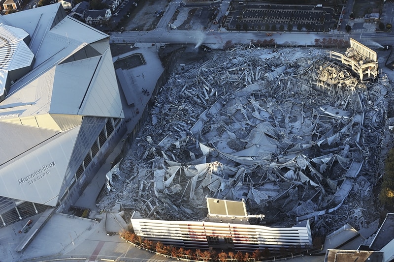 Georgia Dome, Georgia Dome explosion, Georgia Dome implosion, scheduled implosion in Georgia Dome, Georgia Dome destroyed, largest domed stadium, Georgia Dome demolished, images of Georgia Dome, pictures of Georgia Dome, Georgia Dome pictures, Georgia Dome images, Georgia Dome destruction