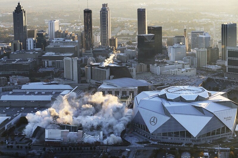 Georgia Dome, Georgia Dome explosion, Georgia Dome implosion, scheduled implosion in Georgia Dome, Georgia Dome destroyed, largest domed stadium, Georgia Dome demolished, images of Georgia Dome, pictures of Georgia Dome, Georgia Dome pictures, Georgia Dome images, Georgia Dome destruction