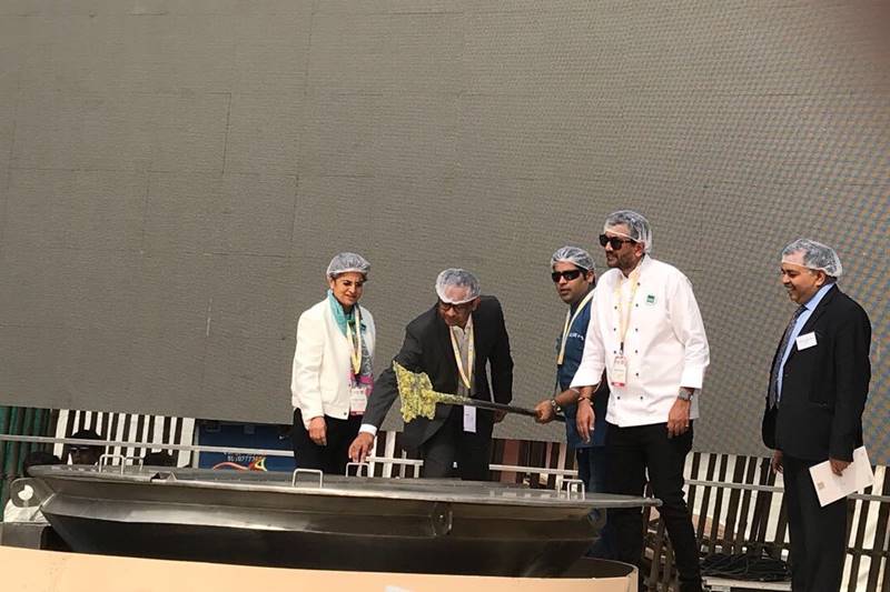 khichdi, khichdi at world food india, khichdi cooking at world food india, world food india, world food india 2017, record khichdi, india prepares record khichdi, khichdi news, india news