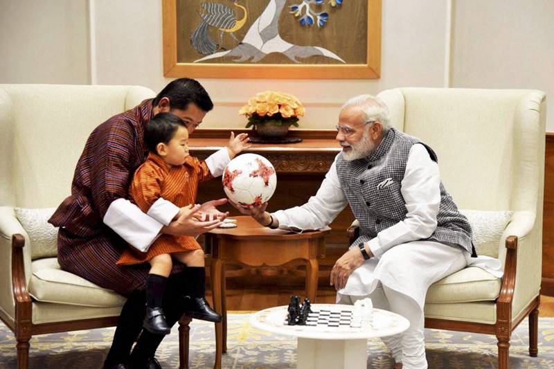 bhutan king, pm narendra modi, pm modi, modi, Jigme Khesar Namgyel Wangchuck, Jetsun Pema Wangchuck, Jigme Namgyel Wangchuck, FIFA U-17 World Cup, bhutan king meets pm modi