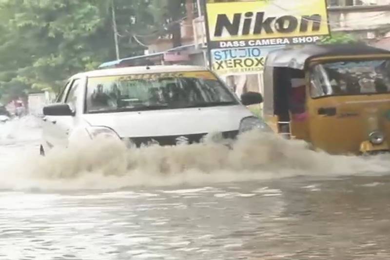 chennai rains, chennai rains live, chennai weather, chennai transport, tamil nadu rains, tamil nadu weather, Tiruvallur, Kancheepuram, chennai flights, chennai trains, chennai airport, tamil nadu weather, chennai weather forecast, weather forecast, chennai current weather, chennai temperature, chennai current temperature, chennai news, chennai latest news, tamil nadu news, tamil nadu latest news