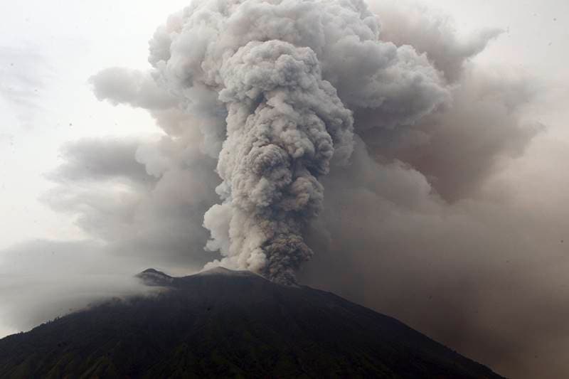 Mount Agung bali, Mount Agung live, Mount Agung volcano eruption, agung volcano, agung mountain, volcano in bali, Mount Agung volcano erupts in Karangasem, Mount Agung volcano, Karangasem, bali, Indonesia, Mount Agung latest