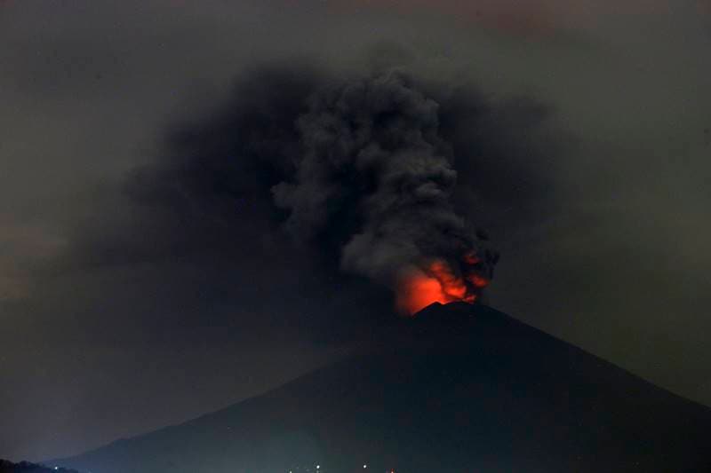 Mount Agung bali, Mount Agung live, Mount Agung volcano eruption, agung volcano, agung mountain, volcano in bali, Mount Agung volcano erupts in Karangasem, Mount Agung volcano, Karangasem, bali, Indonesia, Mount Agung latest
