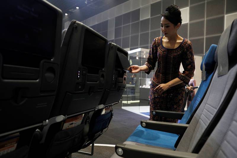 singapore airlines, Airbus A380, first class suites, luxurious suites, economy class, premium airlines, Etihad Airways, Emirates, A380s, first class seats