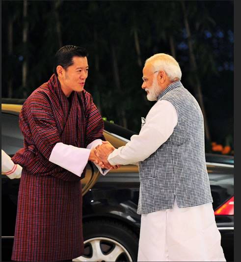 bhutan king, pm narendra modi, pm modi, modi, Jigme Khesar Namgyel Wangchuck, Jetsun Pema Wangchuck, Jigme Namgyel Wangchuck, FIFA U-17 World Cup, bhutan king meets pm modi