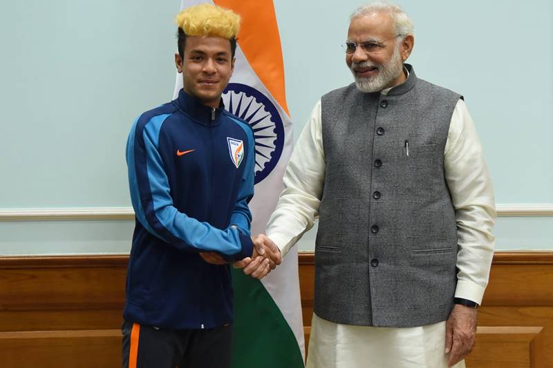 modi, pm modi, pm narendra modi, narendra modi, FIFA U-17 World Cup, football, football players, footballers, FIFA, india, game, players, young players, sports, sports india, sports pics, sports news