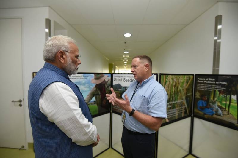 Narendra Modi in Philippines, Narendra Modi Philippines visit, Narendra Modi in manila, pm modi, pm narendra modi, PM visits rice research institute, latest news, latest pics, modi photos, modi in philippines photos