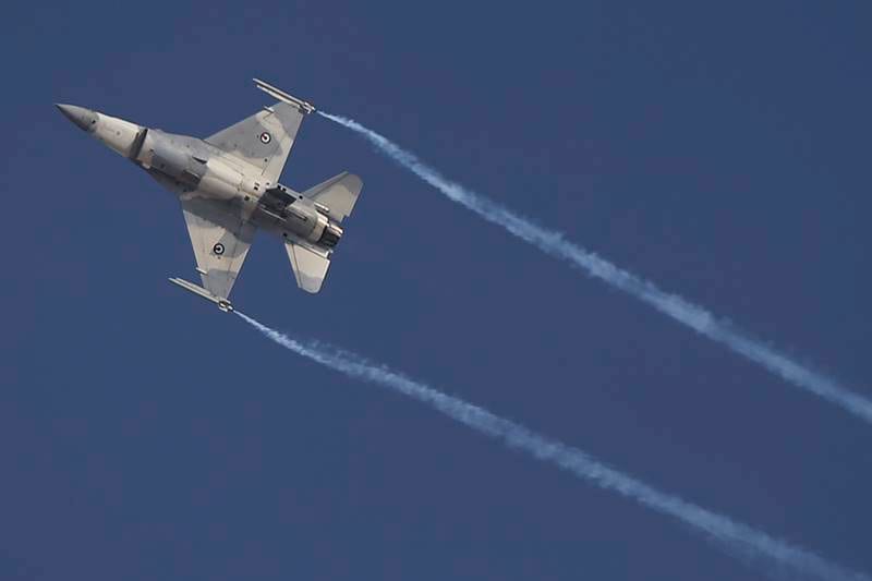 dubai air show, dubai, Emirates, Boeing, Airbus, aircraft, A380, airplane, plane, fighter jets, drones, armored vehicles, missiles, airlines, dubai photos, dubai air show photos, dubai air show images