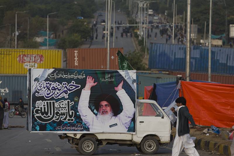 pakistan, islamabad, Tehreek-e-Labaik, Islamist party Tehreek-e-Labaik, Islamist party, Zahid Hamid, protest, protest in pakistan, terrorist, terrorism