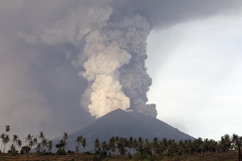 Volcano eruption in Bali, Mount Agung volcano, Bali Volcano, Bali airspace, Bali airport, Bali flights cancelled, Bali airport shut down, Bali Volcano, Pacific ``Ring of Fire''