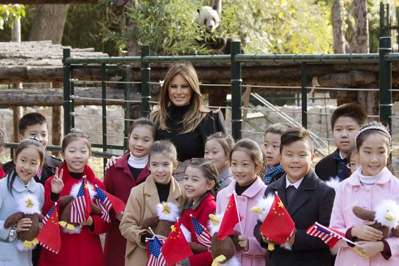 US first lady Melania Trump, Melania Trump, Donald Trump, Beijing, panda, pandas, Meng'er, Gu Gu, china, zoo, great wall, great wall of china, melania in china, trump in china, trump family in asia, trump asia tour