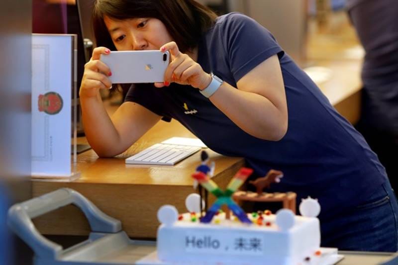 apple, apple iphone x, iphone x, iphone x in stores, iphone x launce, iphone x on sale, iphone x, apple store, buy iphone x, buy apple iphone x