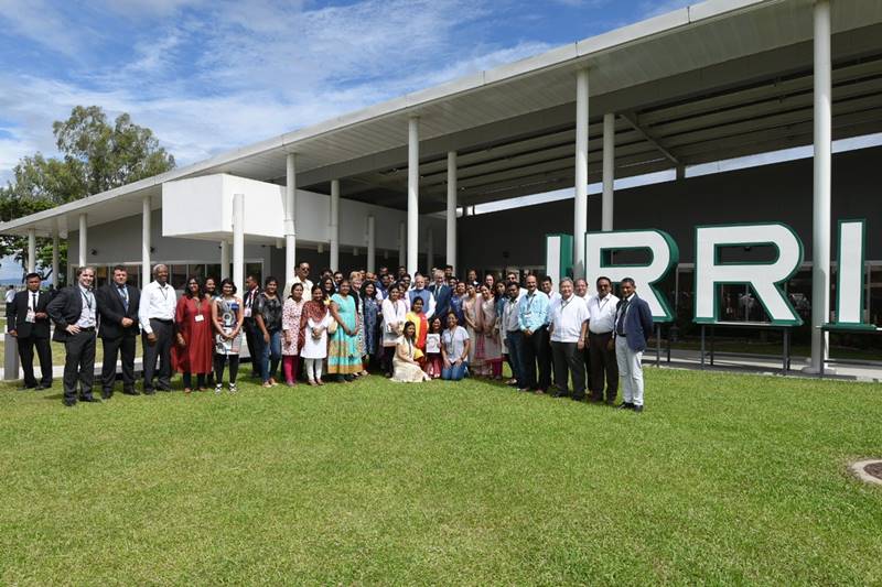 Narendra Modi in Philippines, Narendra Modi Philippines visit, Narendra Modi in manila, pm modi, pm narendra modi, PM visits rice research institute, latest news, latest pics, modi photos, modi in philippines photos