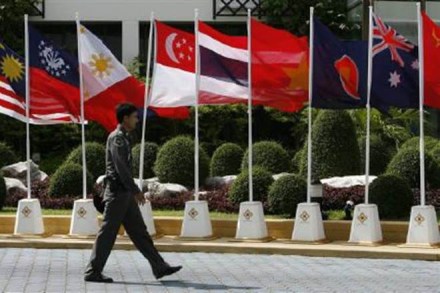 Hong Kong, ASEAN, free trade, ASEAN signs free trade, ASEAN signs investment pacts, Hong Kong, Southeast Asian Nations, regional trade protectionism