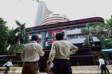 Sensex loses 151 points, Nifty manages above 10,300; Axis Bank shines, Airtel cracks Sensex loses 151 points, Nifty manages above 10,300; Axis Bank shines, Airtel cracks