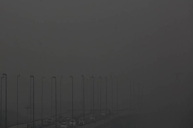 Delhi pollution, delhi smog, delhi flights, delhi trains, train timing, flight schedule, train schedule, delhi schools, delhi pollution image, delhi smog phtoto