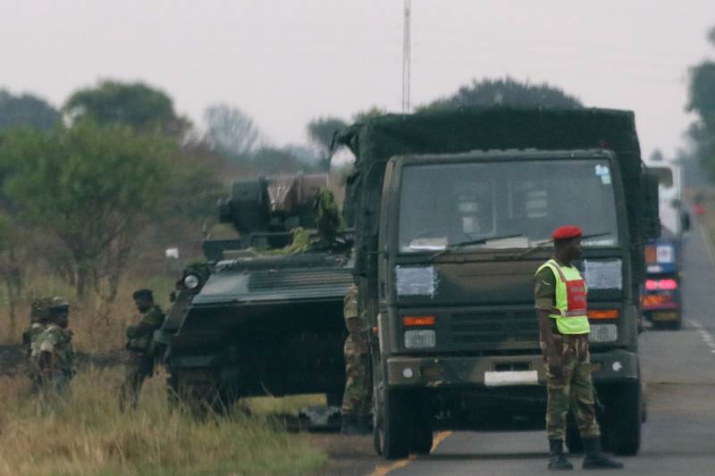 Zimbabwe, Zimbabwe military, Zimbabwe military coup, Zimbabwe crisis, Zimbabwe army, President Robert Mugabe, President mugabe, Zimbabwe under military, Major General Sibusiso Moyo, house arrest, Robert Mugabe house arrest, independence, Britain, world news
