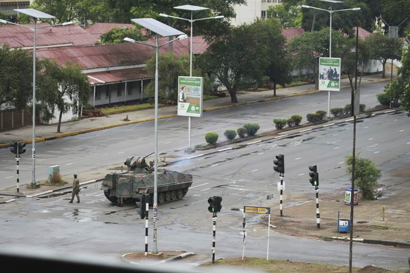 Zimbabwe, Zimbabwe military, Zimbabwe military coup, Zimbabwe crisis, Zimbabwe army, President Robert Mugabe, President mugabe, Zimbabwe under military, Major General Sibusiso Moyo, house arrest, Robert Mugabe house arrest, independence, Britain, world news