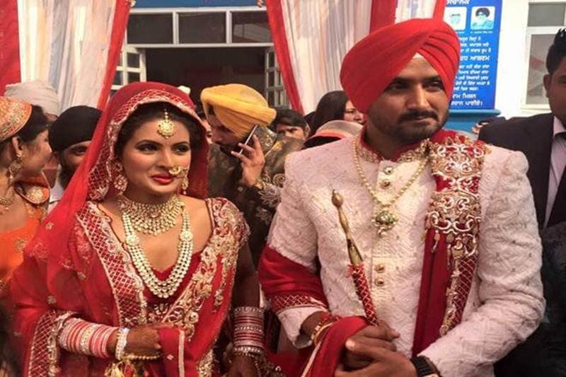 Zaheer Khan, Sagarika Ghatge marriage, Mansur Ali Khan Pataudi and Sharmila Tagore, Mohammad Azharuddin and Sangeeta Bijlani, Yuvraj Singh and Hazel Keech, Harbhajan Singh and Geeta Basra, Virat Kohli and Anushka Sharma, Vivian Richards and Neena Gupta