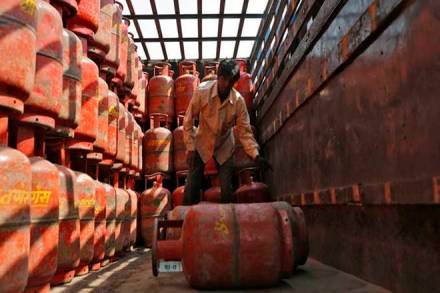 The Narendra Modi government’s flagship Pradhan Mantri Ujjwala Yojana (PMUY), which has provided more than 3 crore liquefied petroleum gas (LPG) connections to poor households over the last one and a half years. (Image: IE)