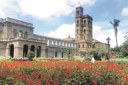 pune university, pu, gold medalist, vegeterian only, veg criteria, pune varsity