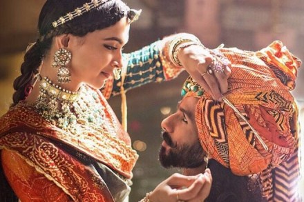 Padmavati, padmavati controvery, padmavati controversy live, padmavati controversy live updates, Sanjay Leela Bhansali, Deepika Padukone, Ranveer Singh, Shahid Kapoor, Padmavati protest, Padmavati news, padmavati movie, padmavati ban, BJP, karni sena, entertaninment
