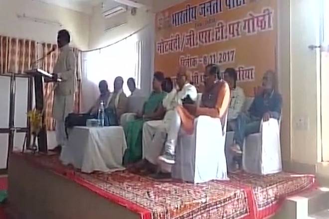Prakash Dhurve, Prakash Dhurve gst, Prakash Dhurve gst video, Prakash Dhurve video, Prakash Dhurve viral video, bjp minister Prakash Dhurve, bjp leader Prakash Dhurve, viral video of Prakash Dhurve, india news, latest news