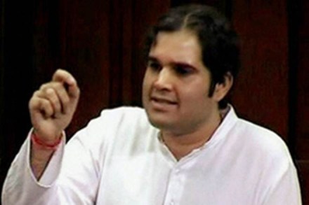 Varun Dhawan running car selfie Varun Dhawan running car selfie