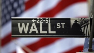 Wall Street, Wall Street stocks drop, Wall Street investor, Wall Street technology, Wall Street apple, Wall Street microsoft, Wall Street walt disny, Wall Street nasdaq, Wall Street facebook