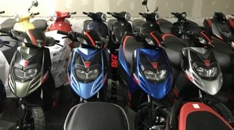 Aprilia SR 150 scooter to get four new colours: Spied at dealership