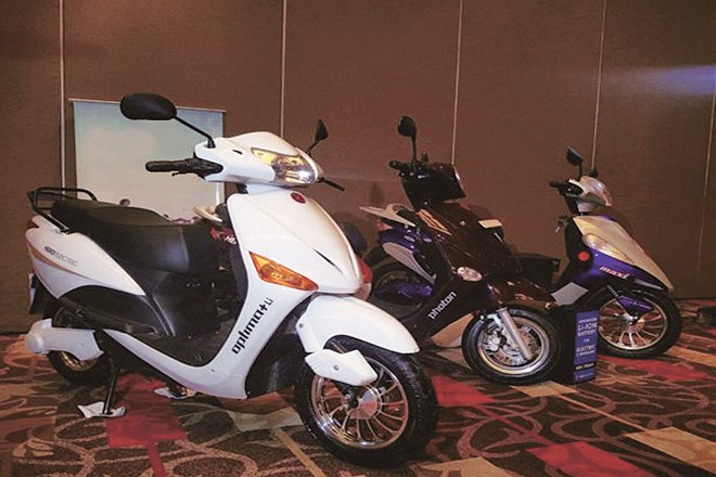 Electric vehicles, Maruti Suzuki, Niti Aayog, Bajaj Auto, TVS , Hero Motocorp, TVS Jupiter, HMSI,  cost of batteries in electric vehicles 