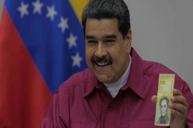 Venezuela, cash, Nicolas Maduro, Manuel Santos Venezuela, cash, Nicolas Maduro, Manuel Santos