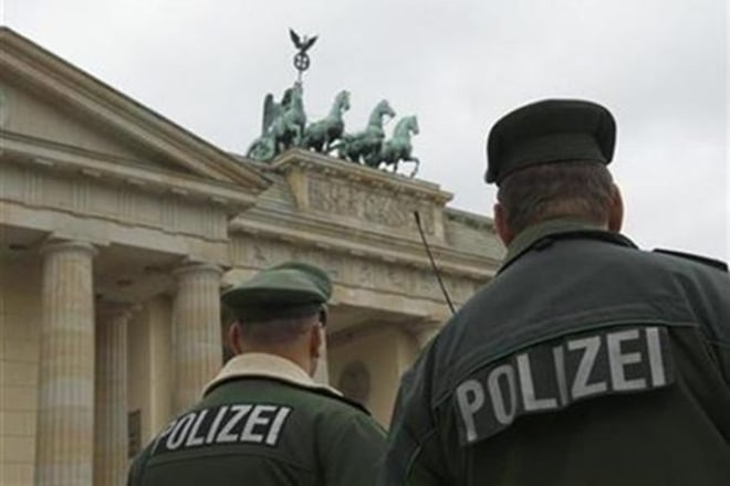 german police, polce, germany, nazi, theft
