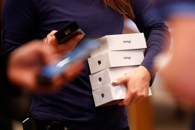 apple, apple iphone x, iphone x, iphone x in stores, iphone x launce, iphone x on sale, iphone x, apple store, buy iphone x, buy apple iphone x