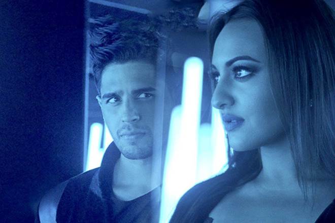 Ittefaq, Ittefaq review, Ittefaq movie review, Sidharth Malhotra, Sonakshi Sinha, Akshaye Khanna, Abhay Chopra, double murders, Ittefaq box office, Ittefaq box office day 1, entertainment news Ittefaq, Ittefaq review, Ittefaq movie review, Sidharth Malhotra, Sonakshi Sinha, Akshaye Khanna, Abhay Chopra, double murders, Ittefaq box office, Ittefaq box office day 1, entertainment news