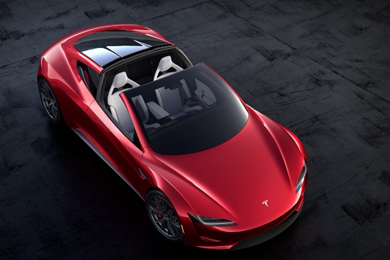 The company’s chief Elon Musk unveiled the all-new Tesla Roadster in his own style. The car was hidden in the Tesla ‘Semi’ electric truck and Musk went away from the spotlight for some time. After that, to everyone’s surprise, he drove the car from the truck and parked it in front of the audience. The visitors at the event mostly comprised of potential Tesla truck buyers and future car owners.