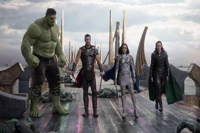 Chris Hemsworth, Tom Hiddleston, Tessa Thompson, Chris Hemsworth, Tom Hiddleston, Tessa Thompson, hulk, hela, Taika Waititi Chris Hemsworth, Tom Hiddleston, Tessa Thompson, Chris Hemsworth, Tom Hiddleston, Tessa Thompson, hulk, hela, Taika Waititi