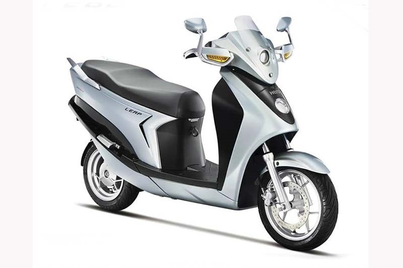Hero Leap: Hero is expected to launch the Leap, which will be the first electric-hybrid scooter by the two-wheeler manufacturer in India. First showcased at the 2012 Auto Expo as a concept, the Leap is likely to be powered by lithium-ion batteries, an 8kW electric Permanent magnet AC (PMAC) traction motor as well as a 124 cc engine. The electric Leap will have a three-litre fuel tank capacity, a top speed of 100 kmph and can be charged by plugging into a wall outlet. The upcoming electric-hybrid scooter will get an all-LED lamp and Brembo two-piston front 240 mm disc brake.