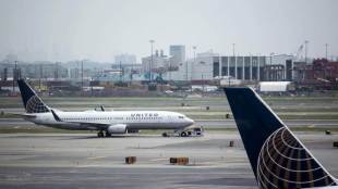 united airlines, newark to delhi, united airlines flight, delhi flight, delhi flight suspended, flight suspended, delhi pollution, delhi smog, air pollution, flight delay
