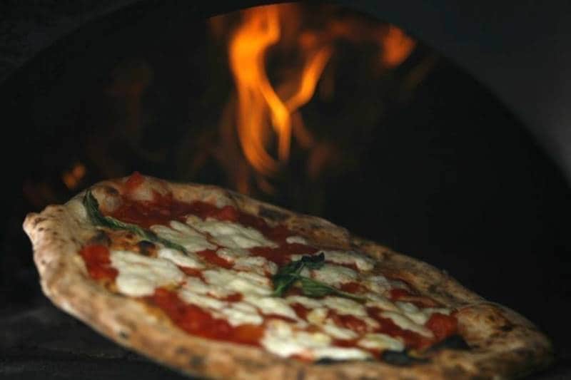 pizza, Naples pizza, Italy pizza, pizza eating, pizza lover, pizza twirling, UNESCO, intangible heritage, heritage status, best food, italian food, italy food, food in italy, pizza in italy, where to eat Naples pizza, best pizza in world